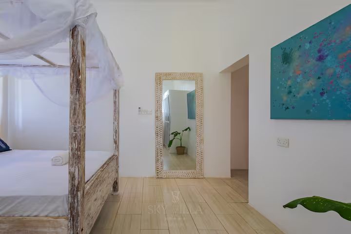 Queen Room with Pool View